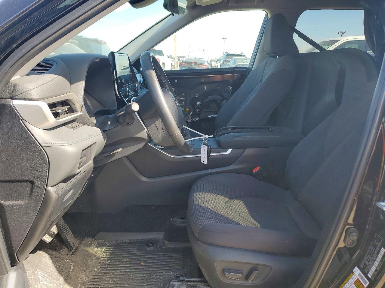 2024 TOYOTA HIGHLANDER HYBRID LE photo 7