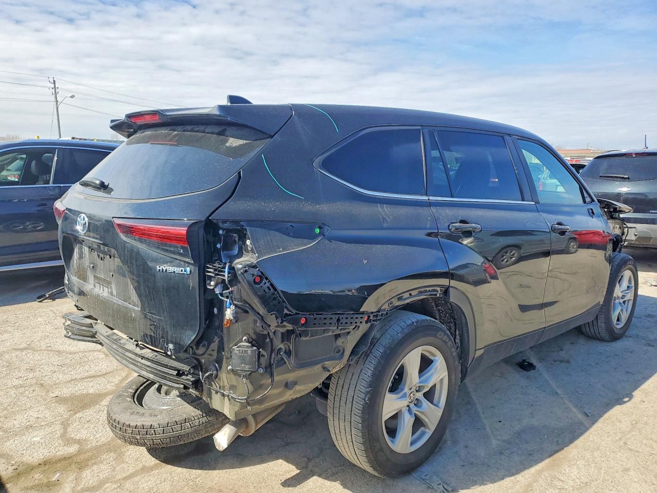 2024 TOYOTA HIGHLANDER HYBRID LE photo 3