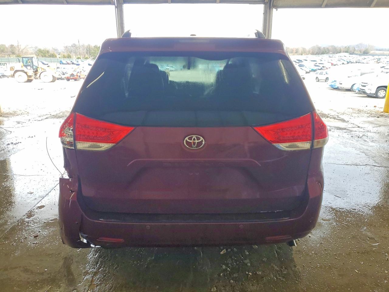 2014 TOYOTA SIENNA XLE 8-PASSENGER photo 6