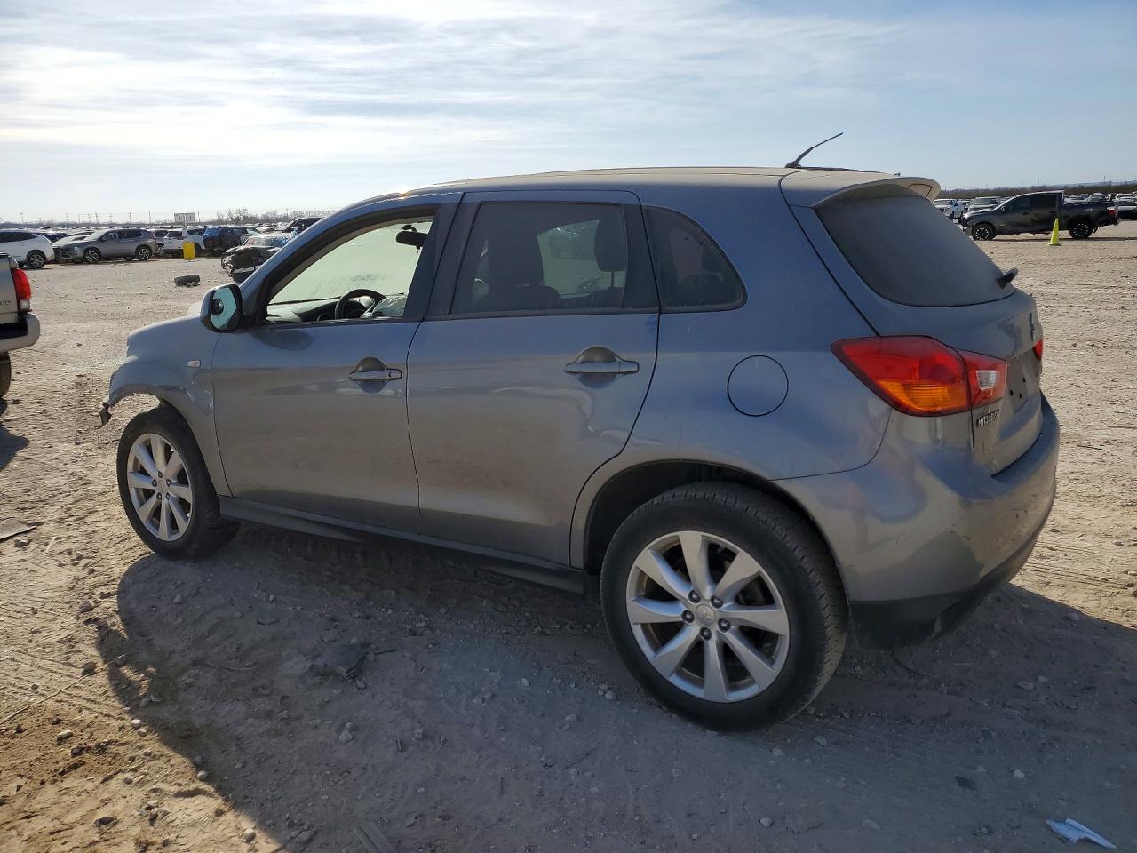 2015 MITSUBISHI OUTLANDER SPORT ES photo 2