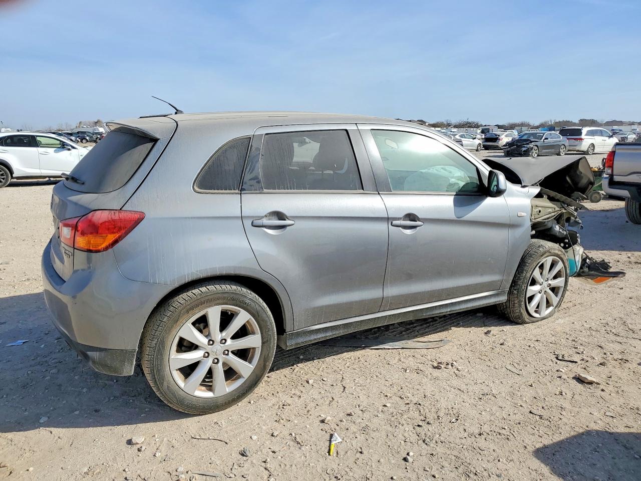 2015 MITSUBISHI OUTLANDER SPORT ES photo 3