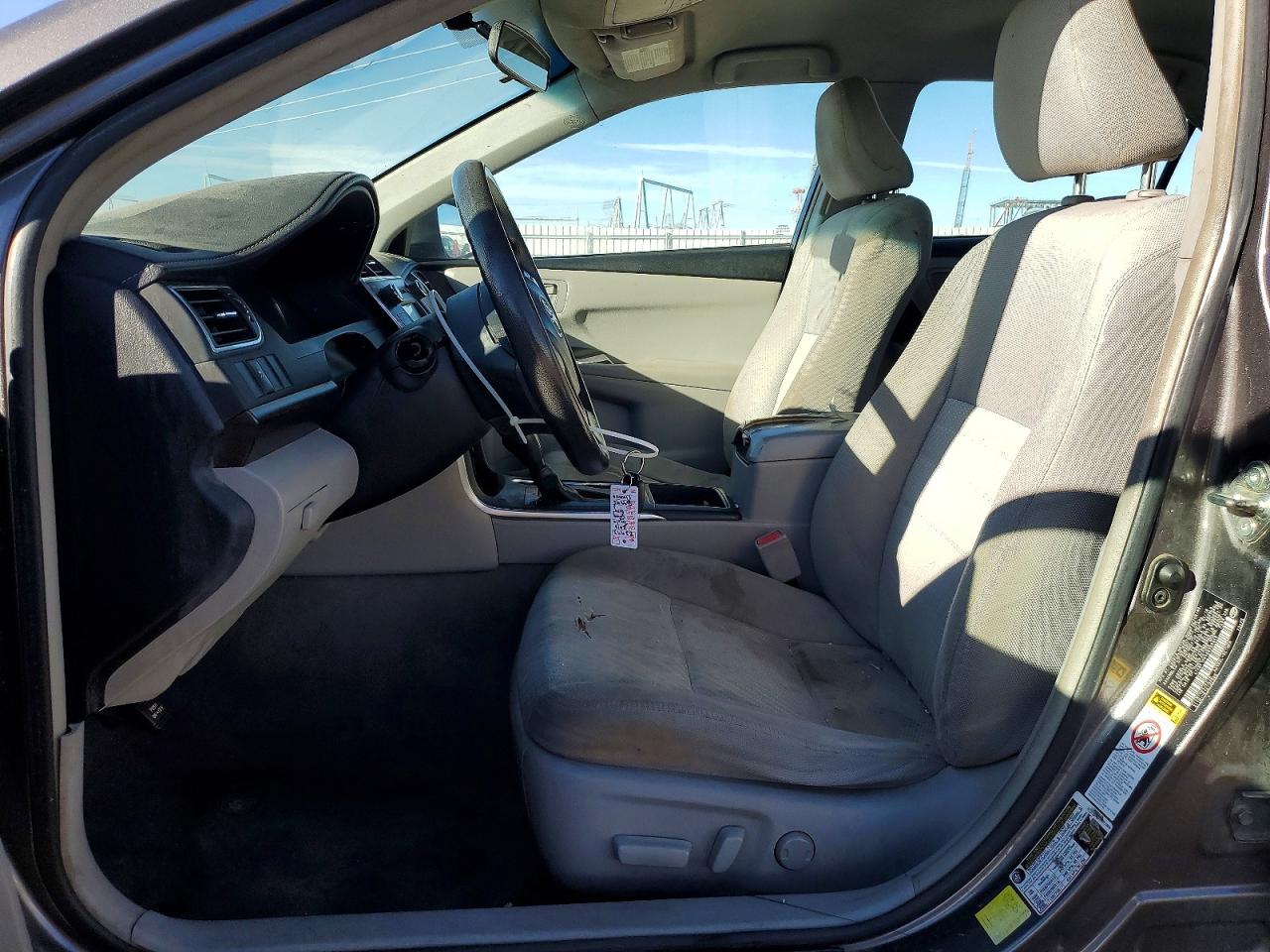 2016 TOYOTA CAMRY LE photo 7