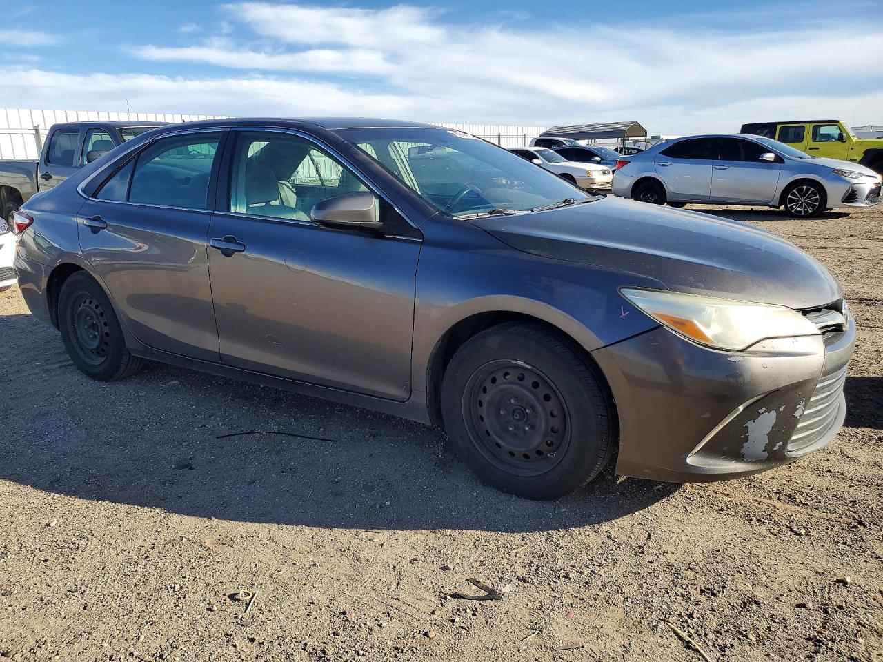 2016 TOYOTA CAMRY LE photo 4