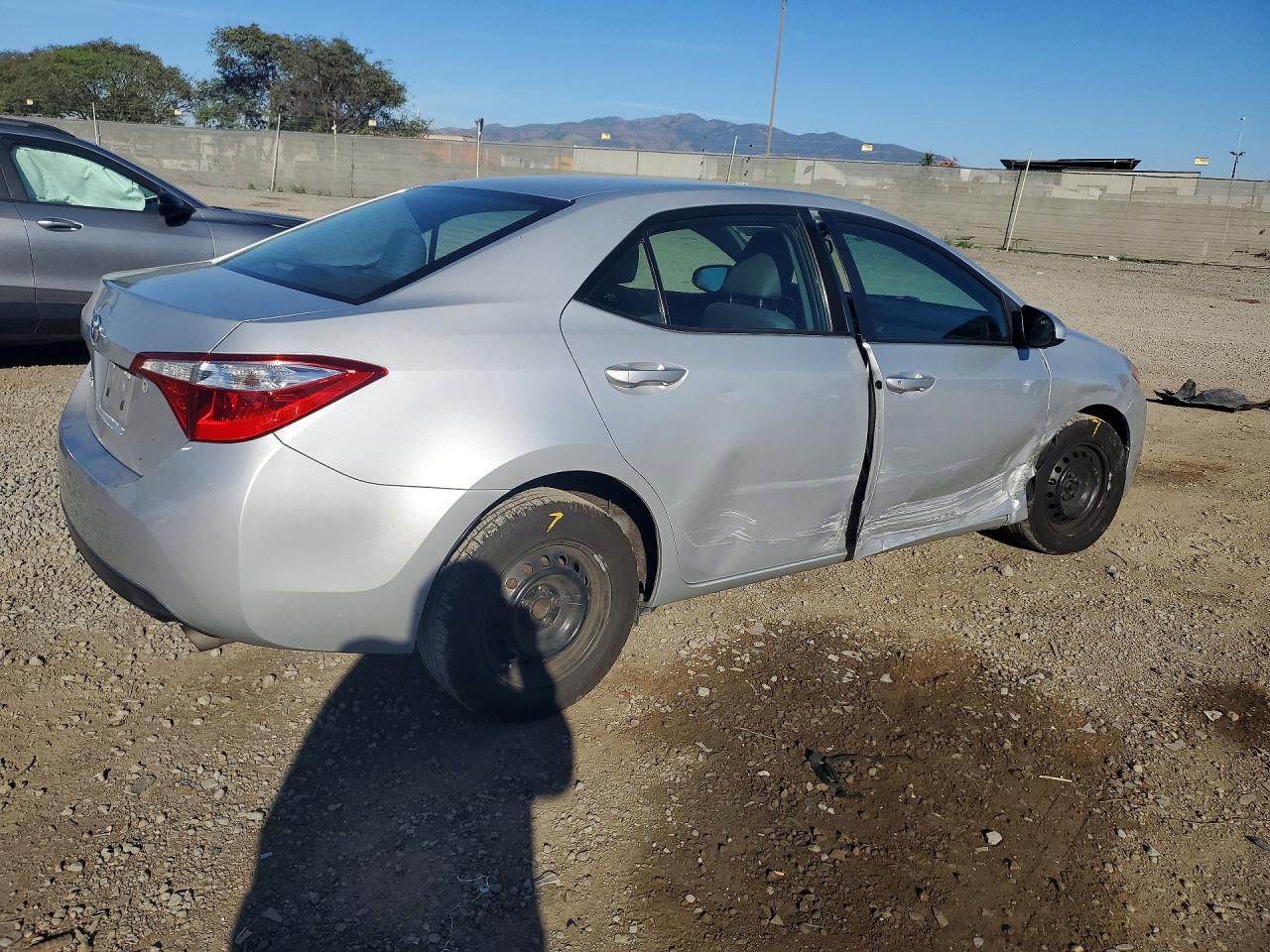 2014 TOYOTA COROLLA L photo 5