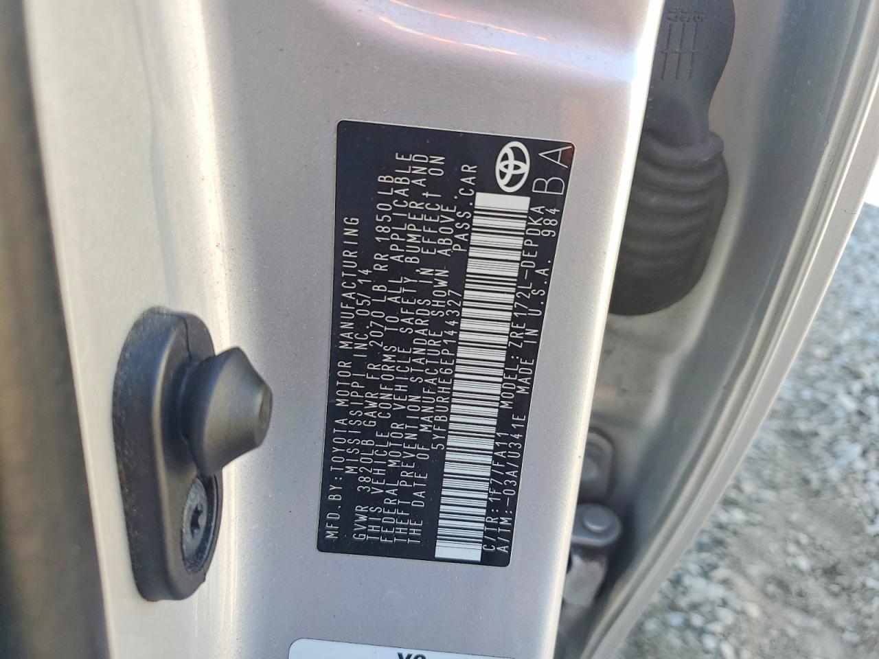 2014 TOYOTA COROLLA L photo 23