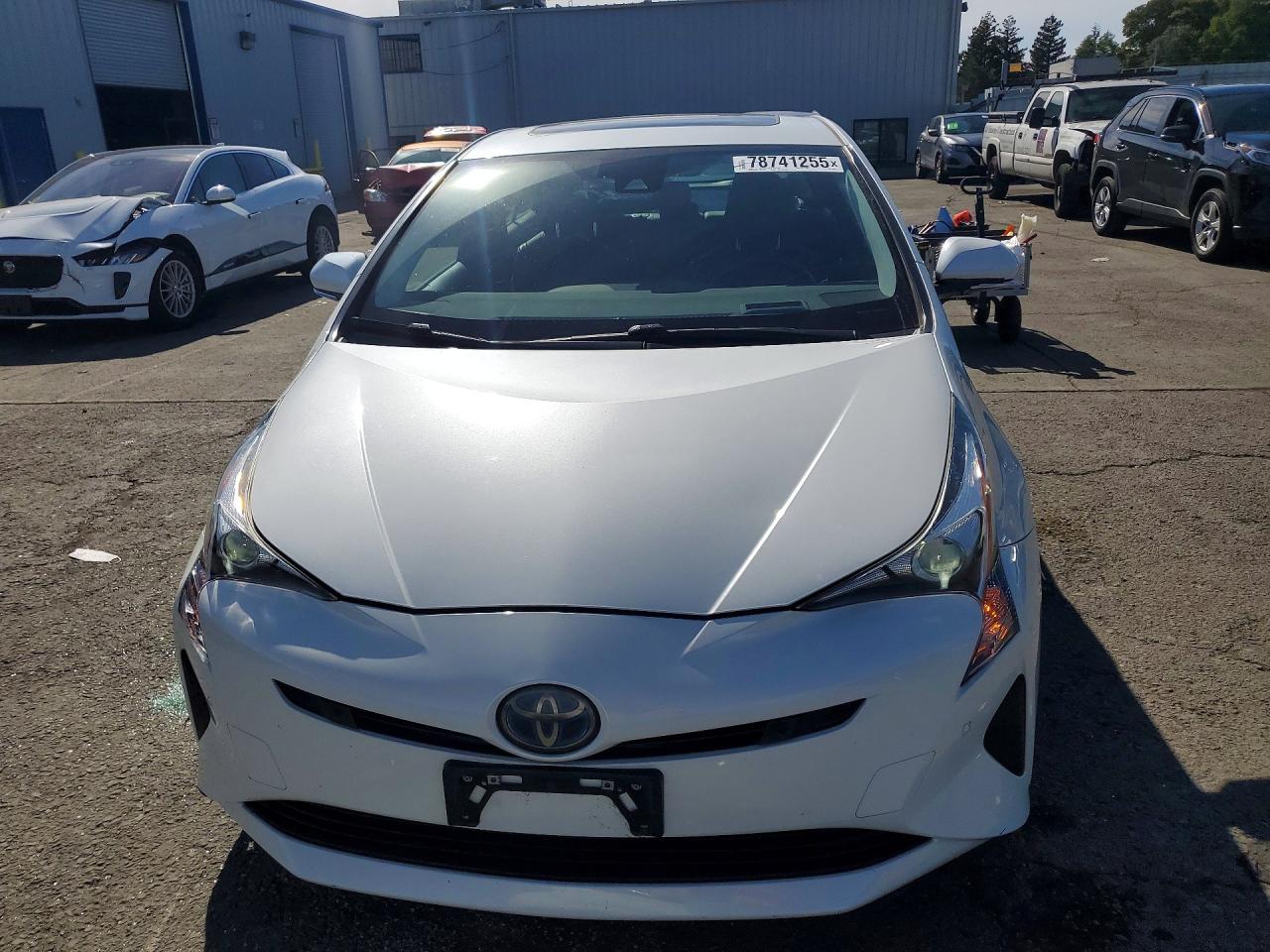 2016 TOYOTA PRIUS FOUR photo 9