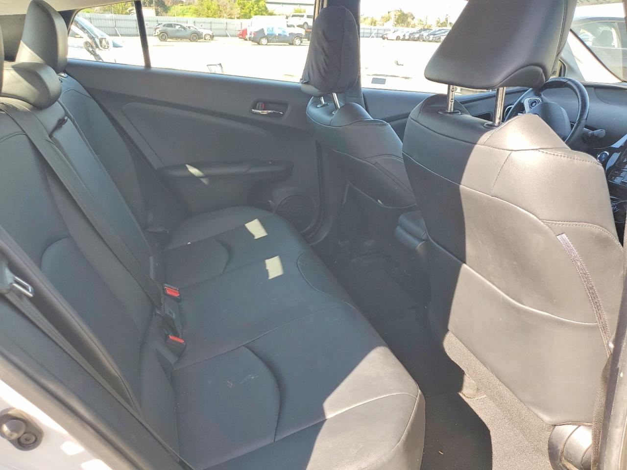 2016 TOYOTA PRIUS FOUR photo 19