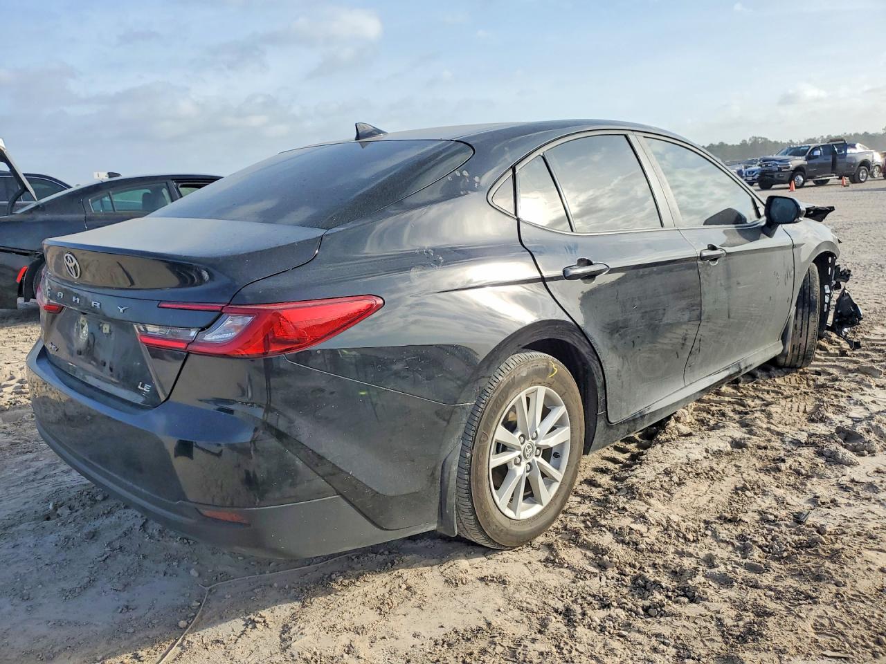 2025 TOYOTA CAMRY LE photo 3