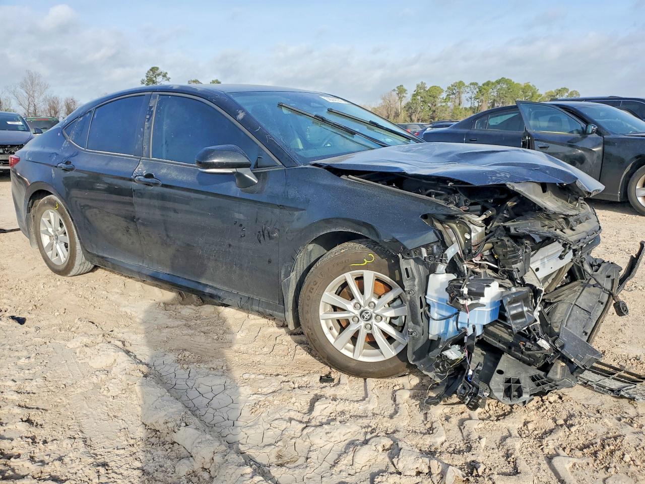 2025 TOYOTA CAMRY LE photo 4