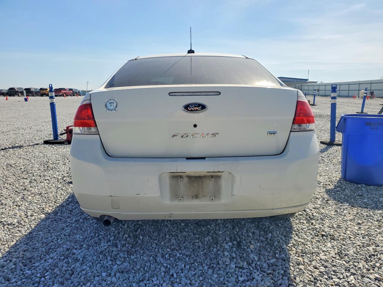 2009 FORD FOCUS photo 6