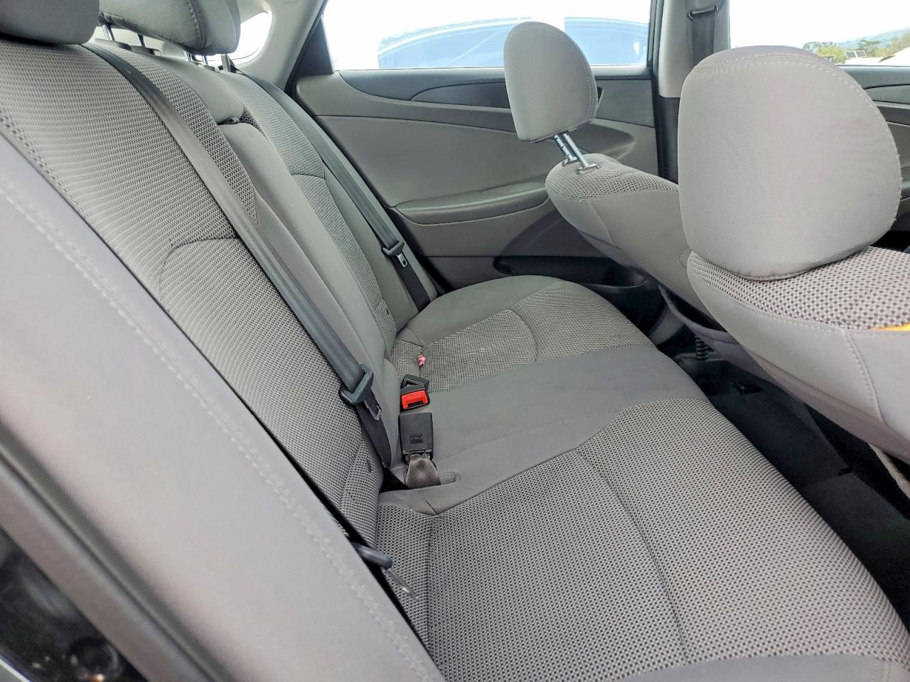 2013 HYUNDAI SONATA GLS photo 10