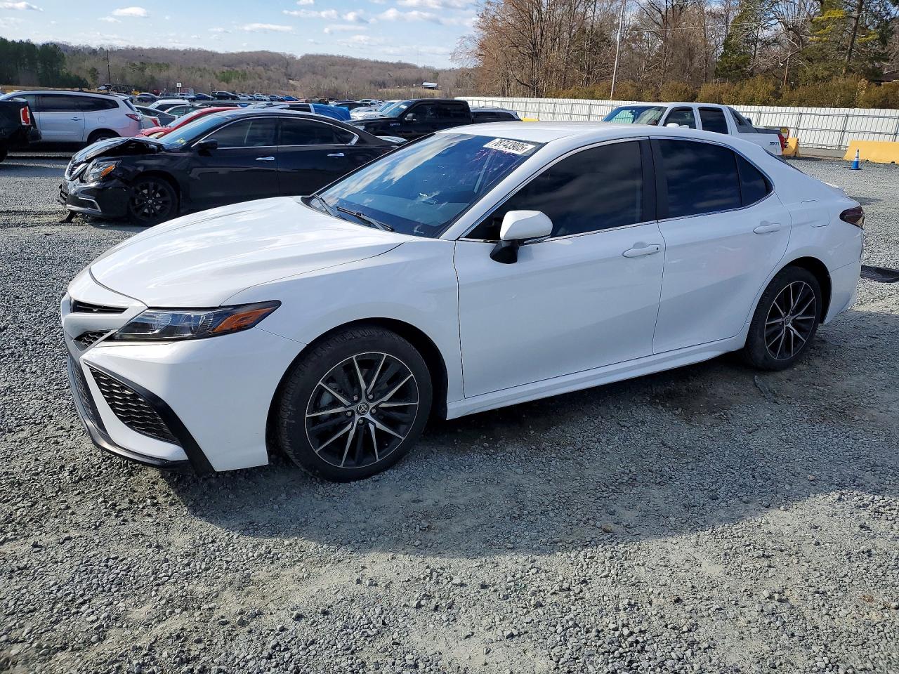 2024 TOYOTA CAMRY