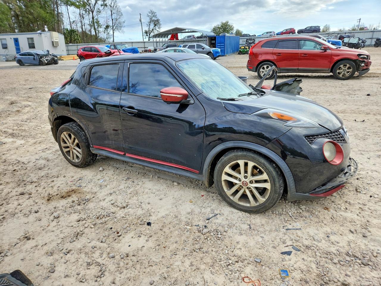 2015 NISSAN JUKE SL photo 4