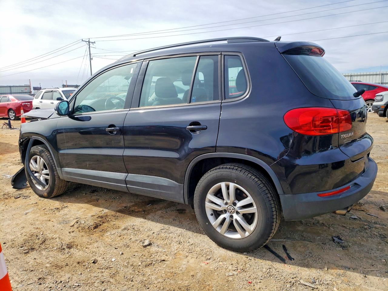 2017 VOLKSWAGEN TIGUAN S photo 2