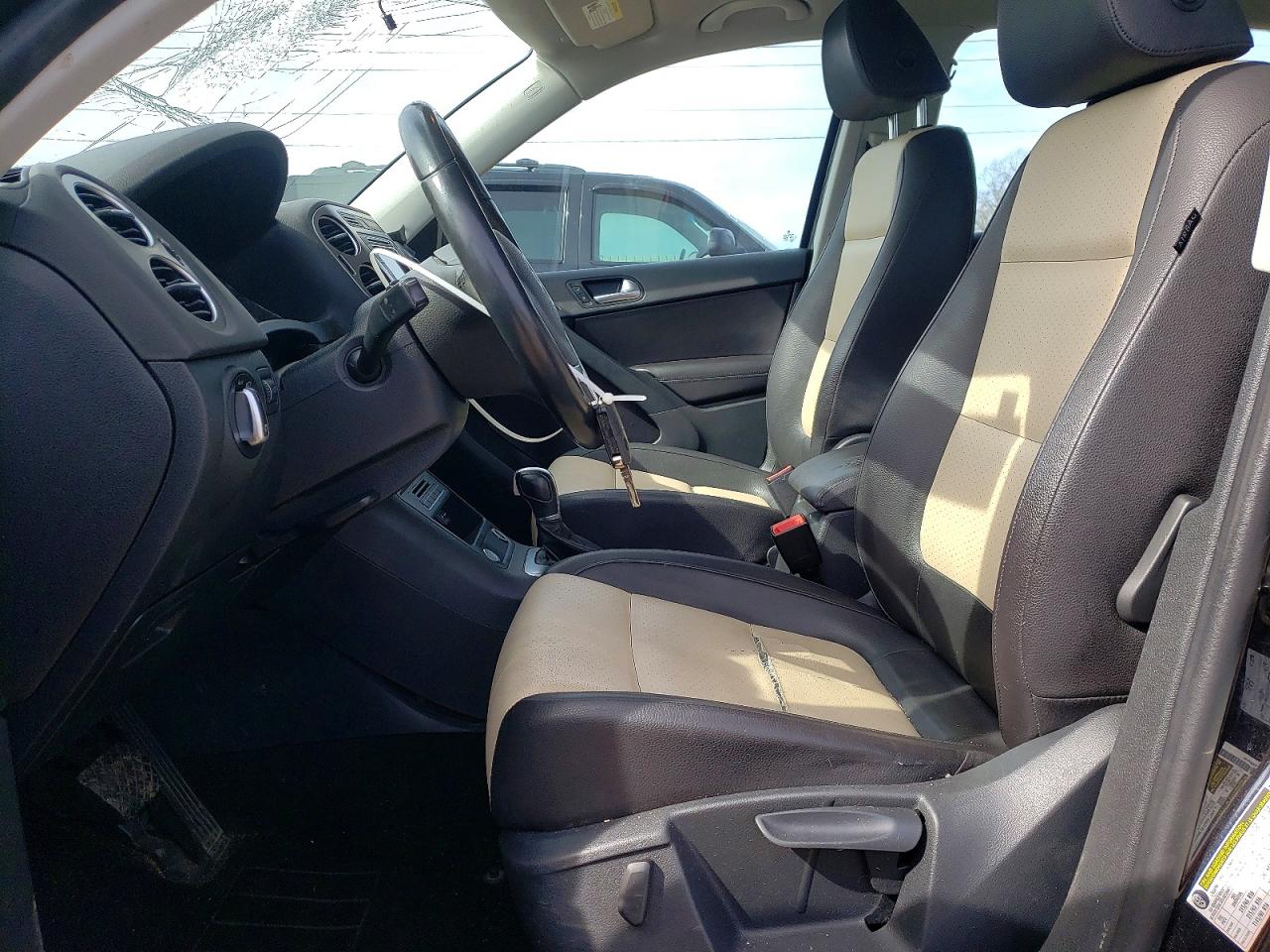 2017 VOLKSWAGEN TIGUAN S photo 7