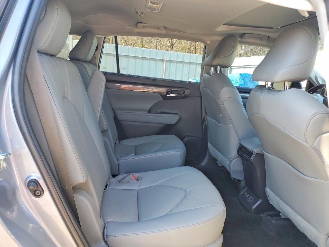 2023 TOYOTA HIGHLANDER HYBRID LIMITED photo 21