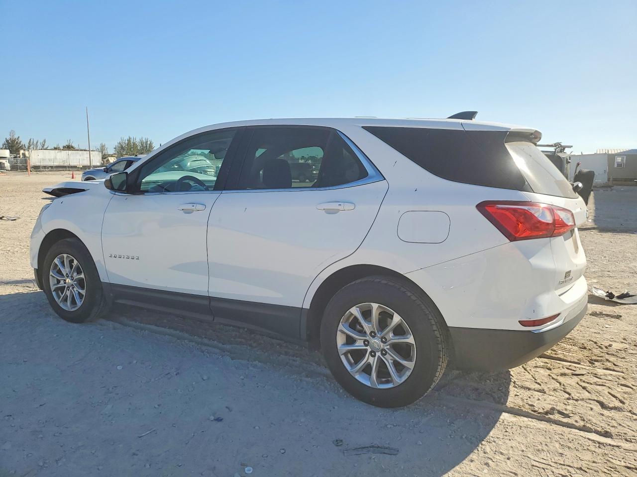 2019 CHEVROLET EQUINOX LT photo 2