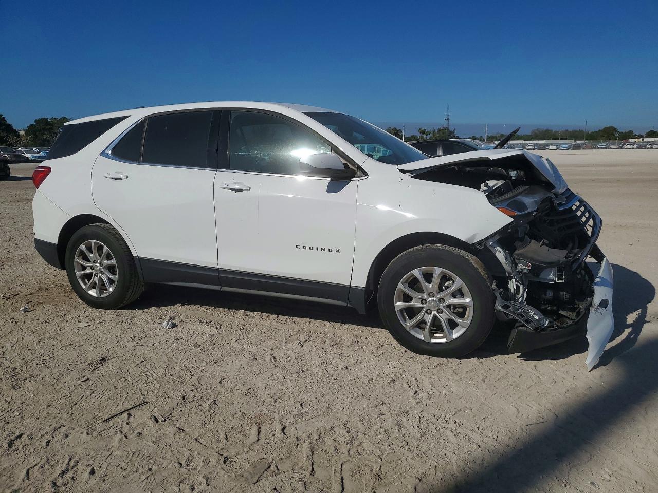 2019 CHEVROLET EQUINOX LT photo 4