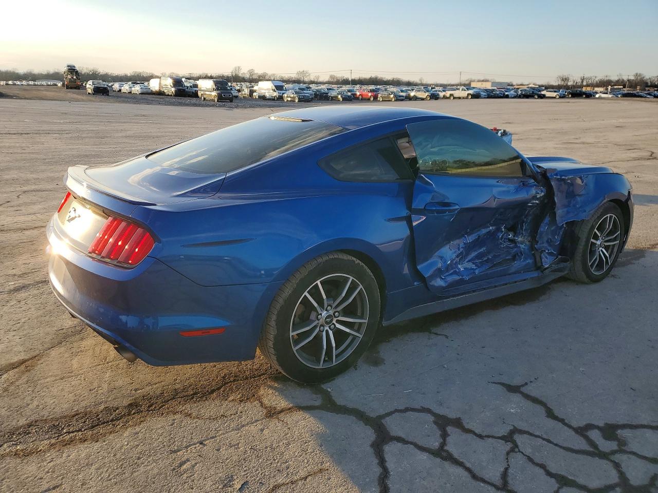 2017 FORD MUSTANG photo 7