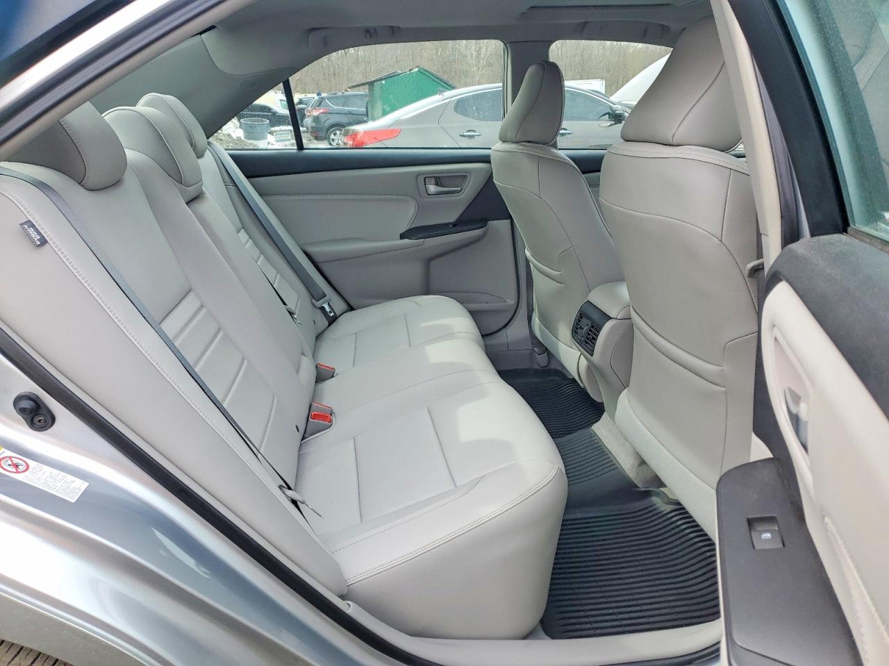2016 TOYOTA CAMRY XLE photo 10