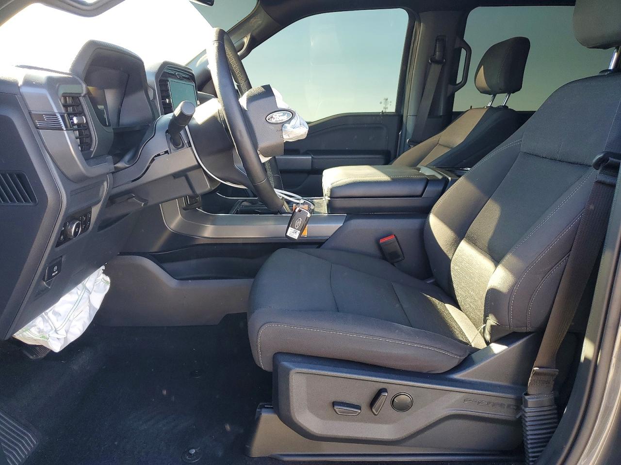 2025 FORD F150 XLT photo 7