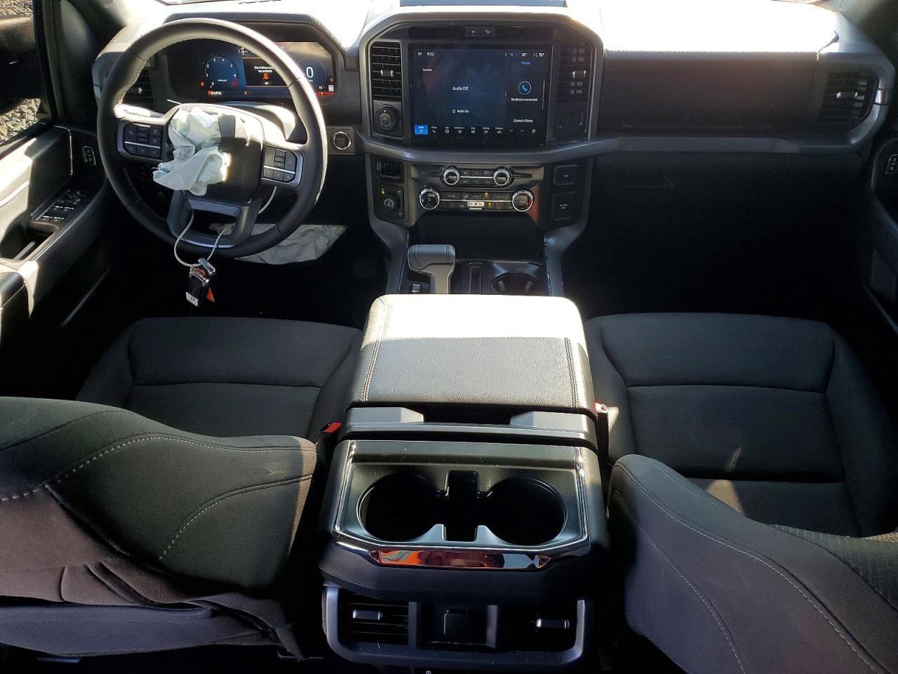 2025 FORD F150 XLT photo 8