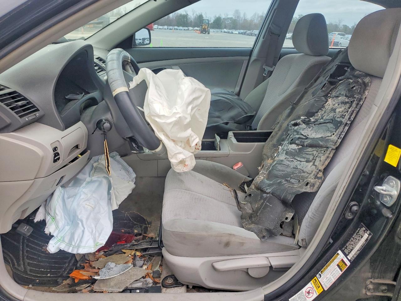 2011 TOYOTA CAMRY BASE photo 7