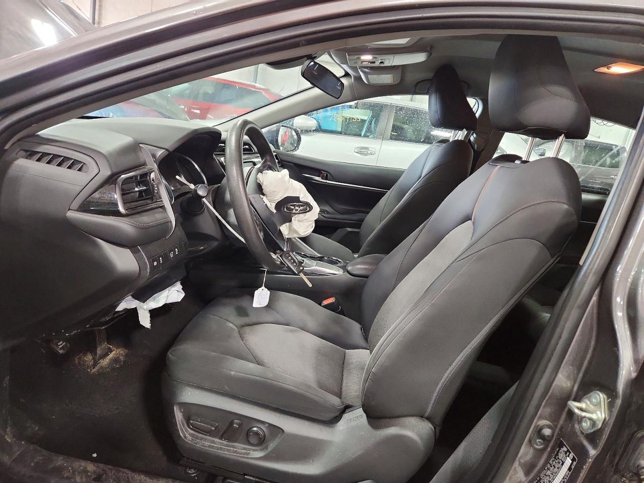 2019 TOYOTA CAMRY LE photo 7