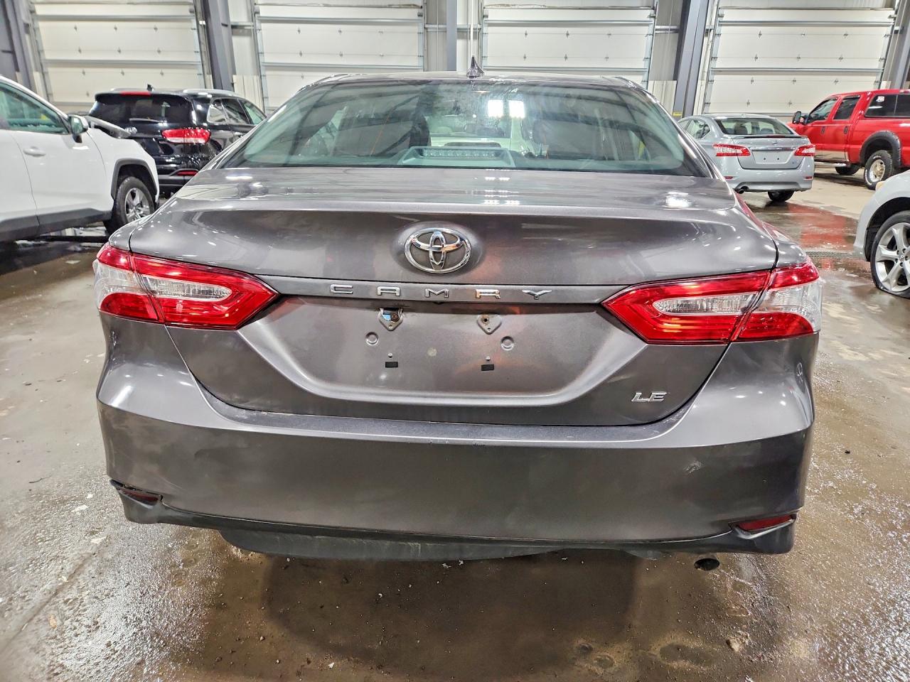 2019 TOYOTA CAMRY LE photo 6