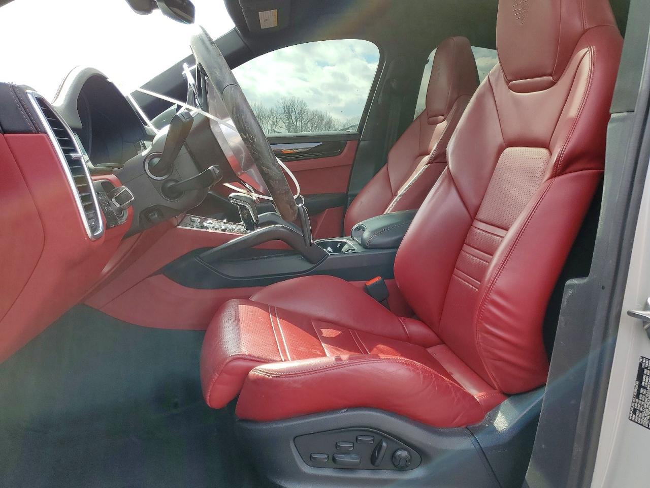 2022 PORSCHE CAYENNE E HYBRID COUPE photo 13