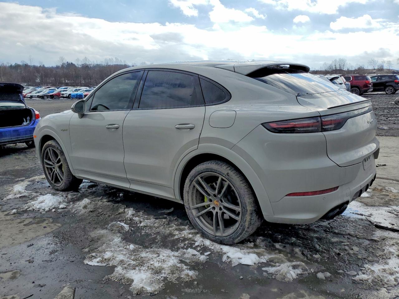 2022 PORSCHE CAYENNE E HYBRID COUPE photo 3