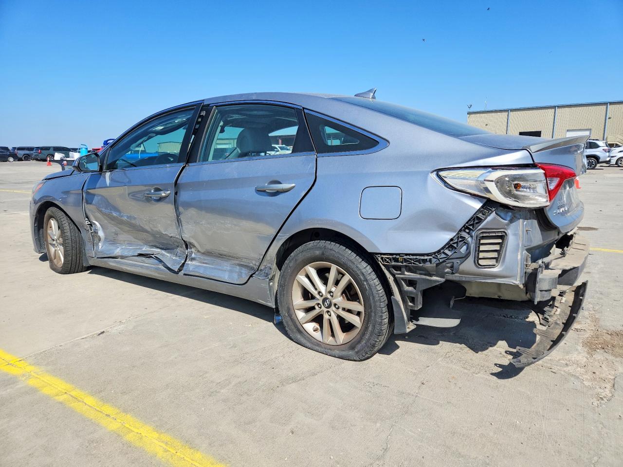 2015 HYUNDAI SONATA SE photo 2