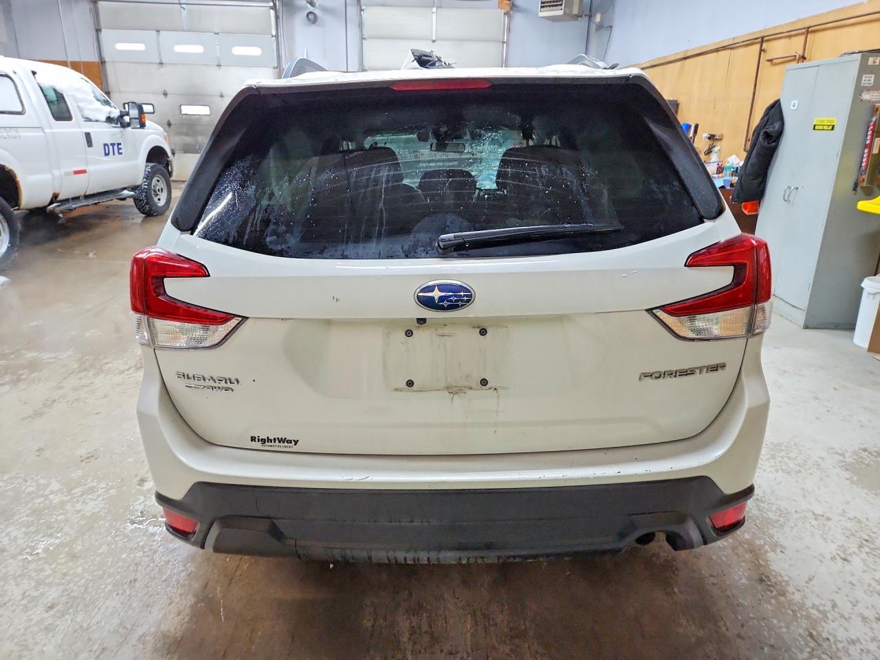 2020 SUBARU FORESTER PREMIUM photo 11