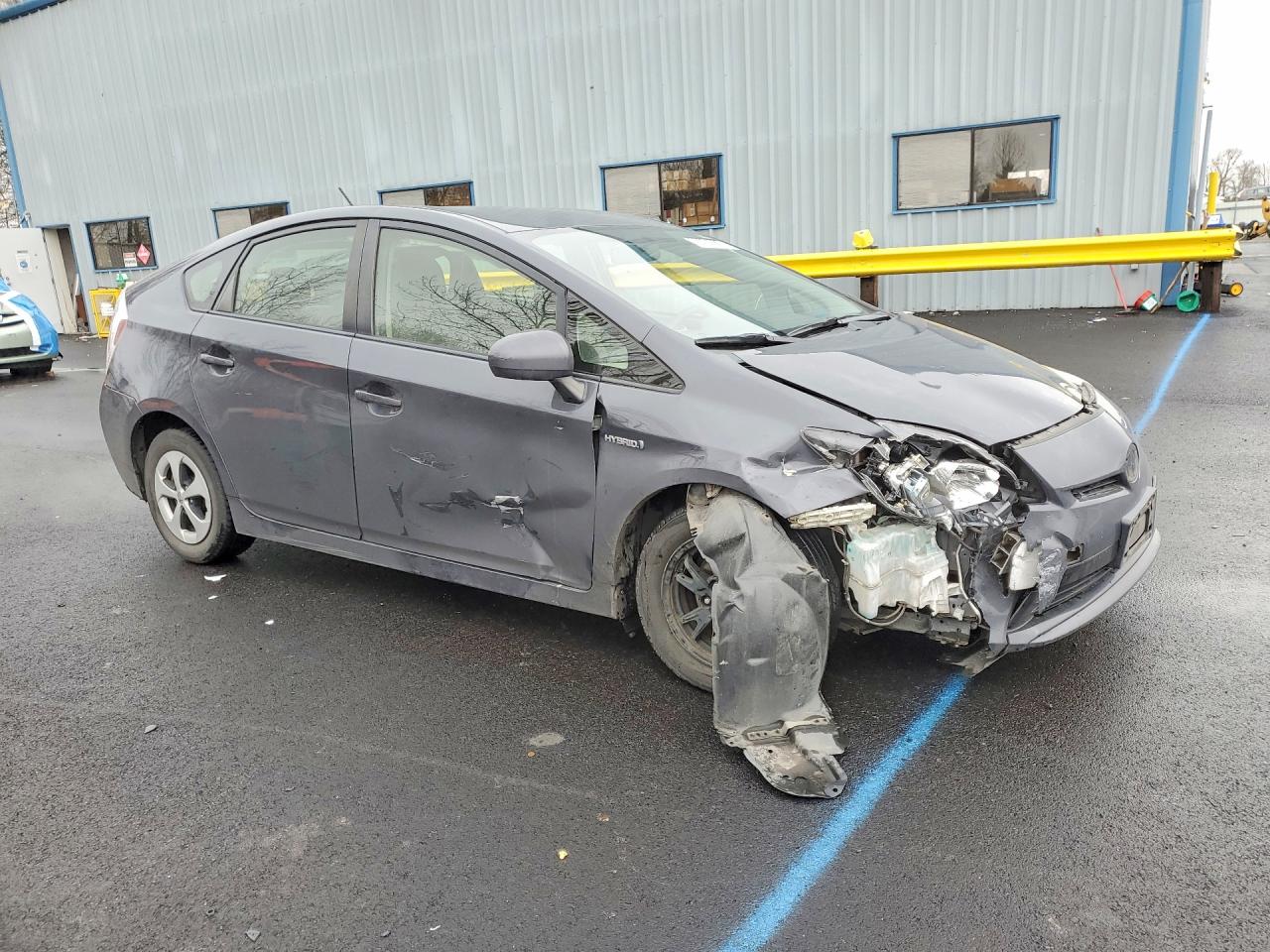 2014 TOYOTA PRIUS TWO photo 10