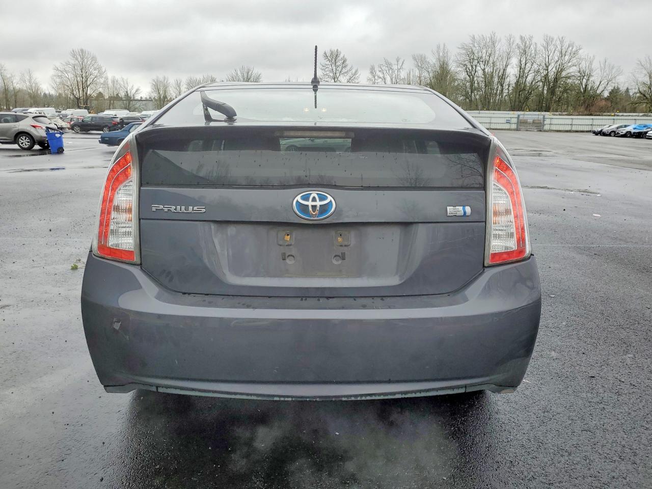 2014 TOYOTA PRIUS TWO photo 16