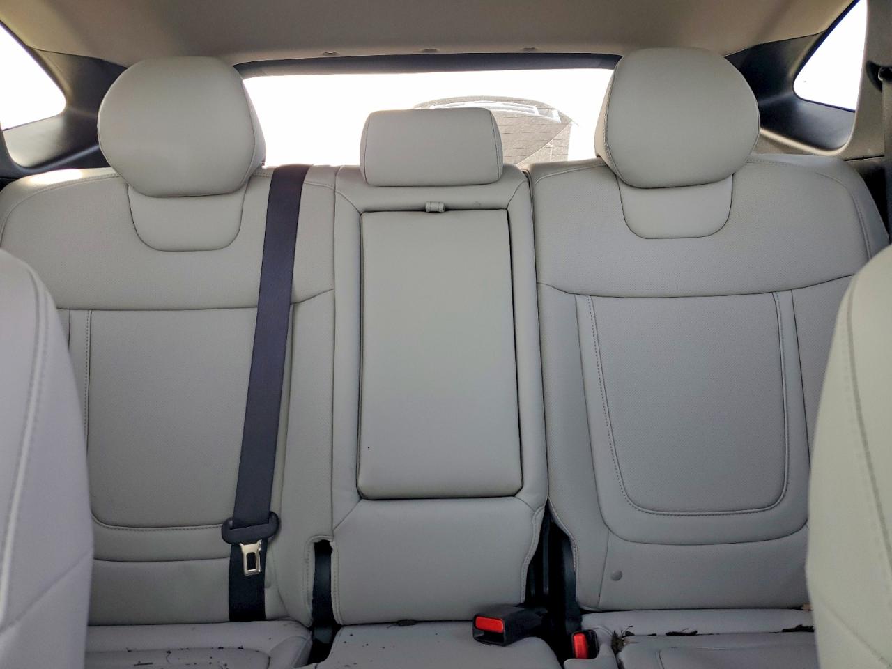 2026 HYUNDAI TUCSON SEL PREMIUM photo 19