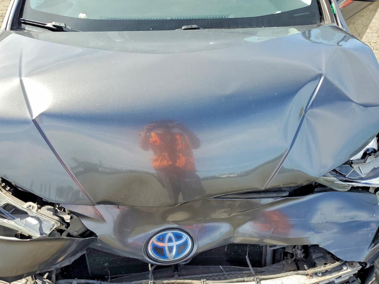 2017 TOYOTA PRIUS FOUR photo 21
