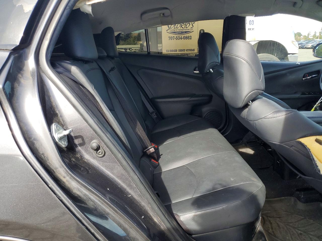 2017 TOYOTA PRIUS FOUR photo 19