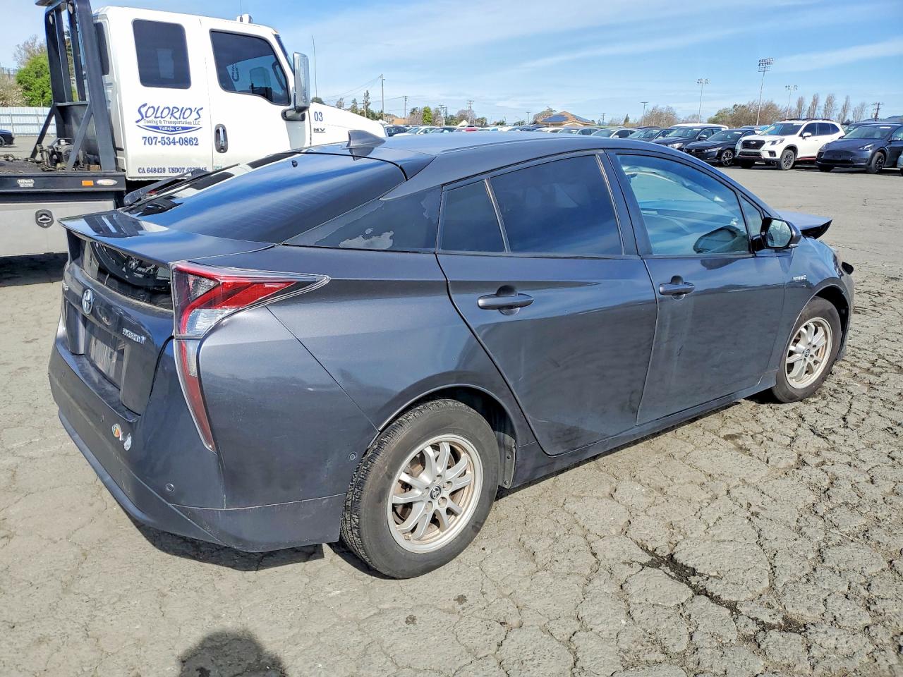 2017 TOYOTA PRIUS FOUR photo 5