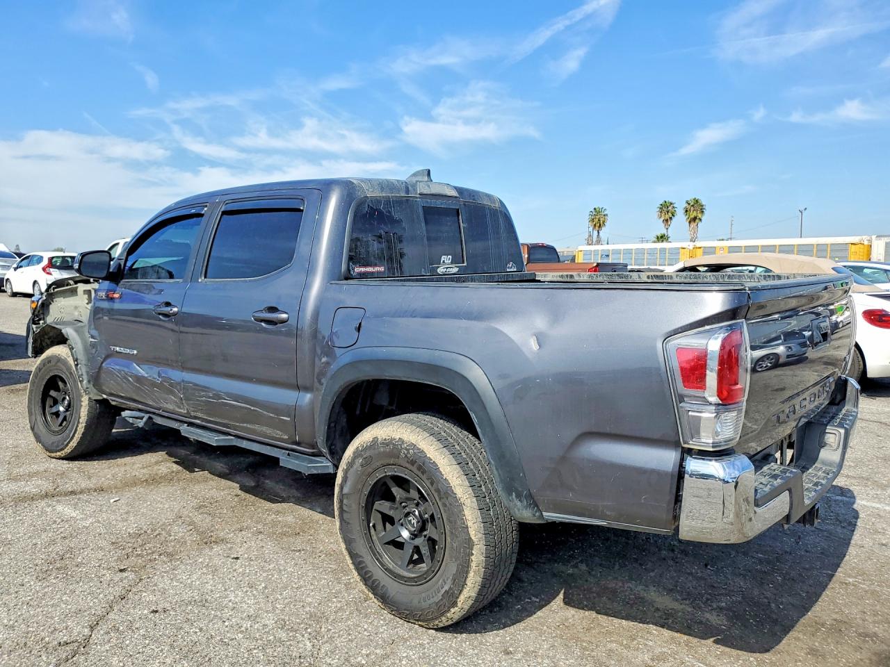 2022 TOYOTA TACOMA TRD OFF-ROAD photo 2