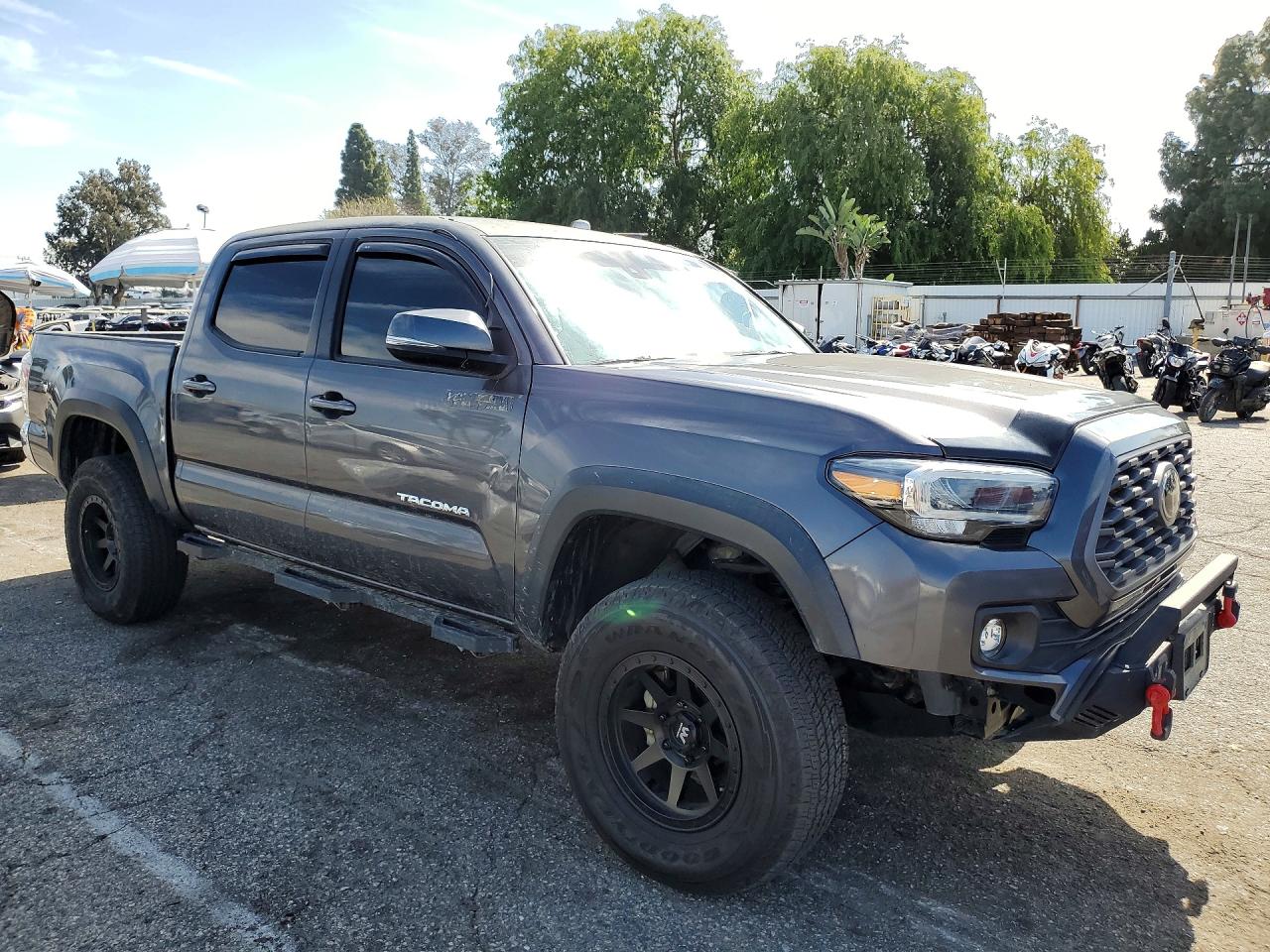 2022 TOYOTA TACOMA TRD OFF-ROAD photo 4