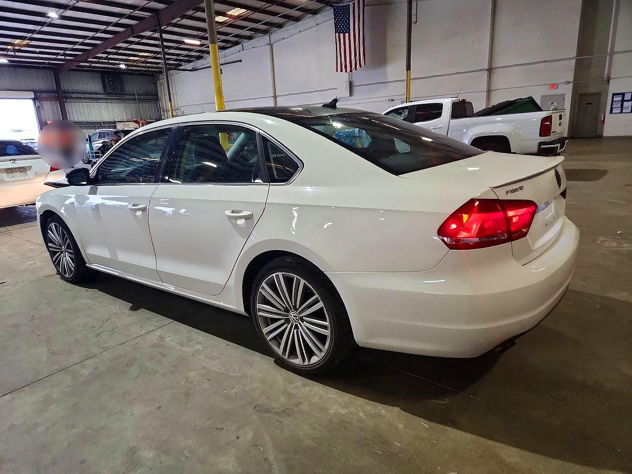 2014 VOLKSWAGEN PASSAT SE photo 3