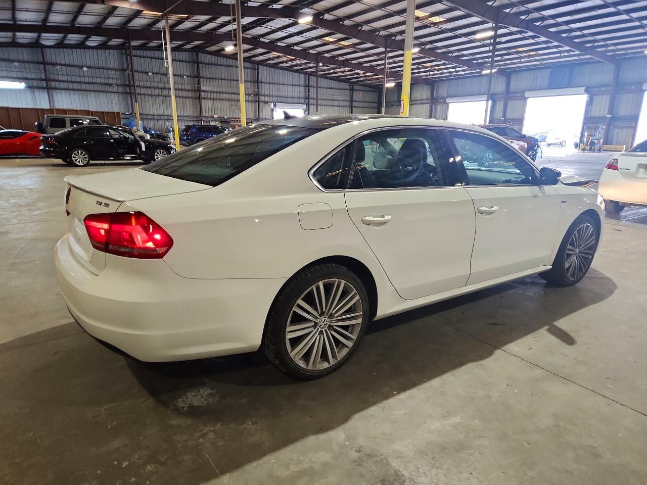 2014 VOLKSWAGEN PASSAT SE photo 5