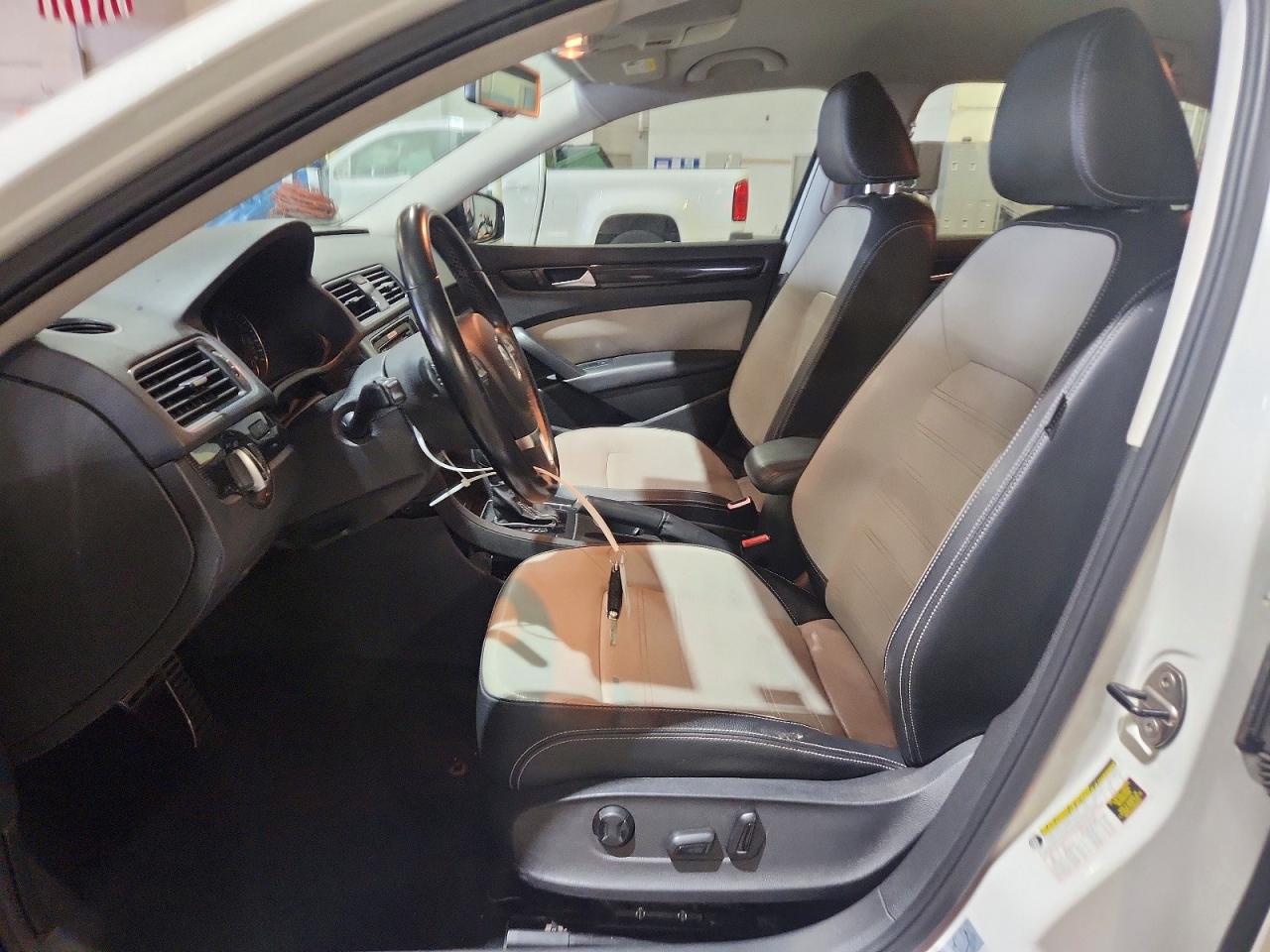 2014 VOLKSWAGEN PASSAT SE photo 13