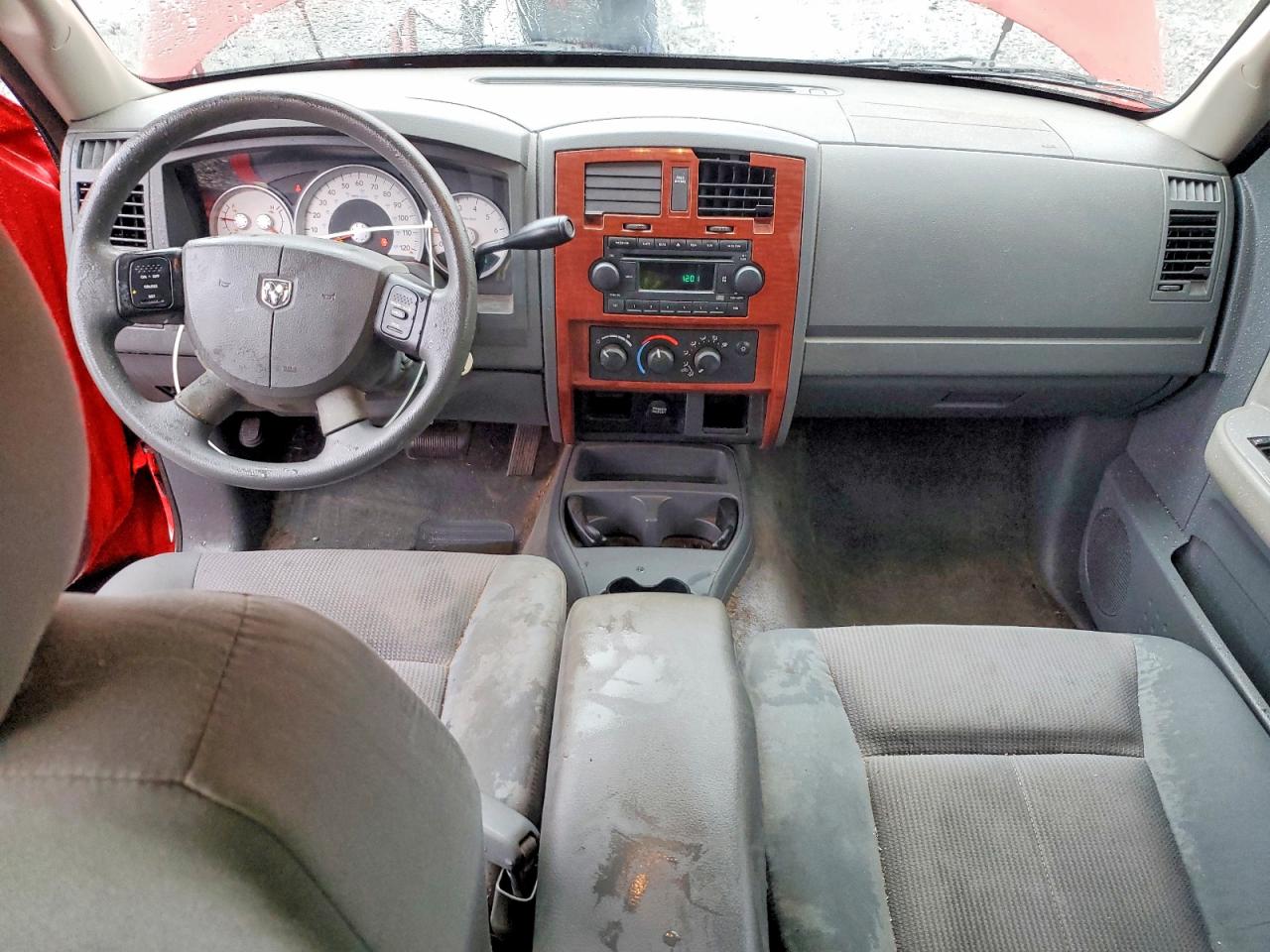 2005 DODGE DAKOTA QUAD SLT photo 8