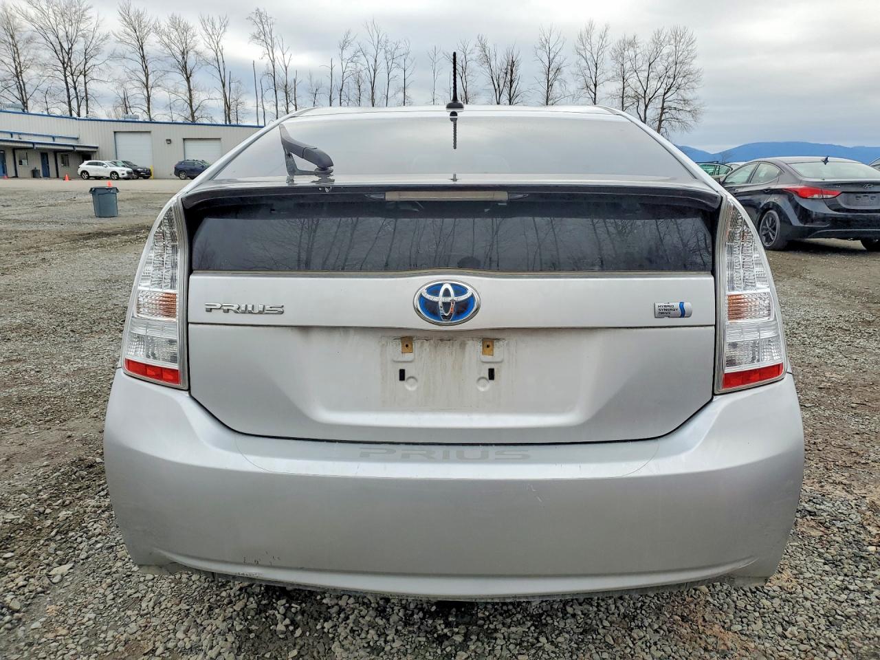 2011 TOYOTA PRIUS TWO photo 11