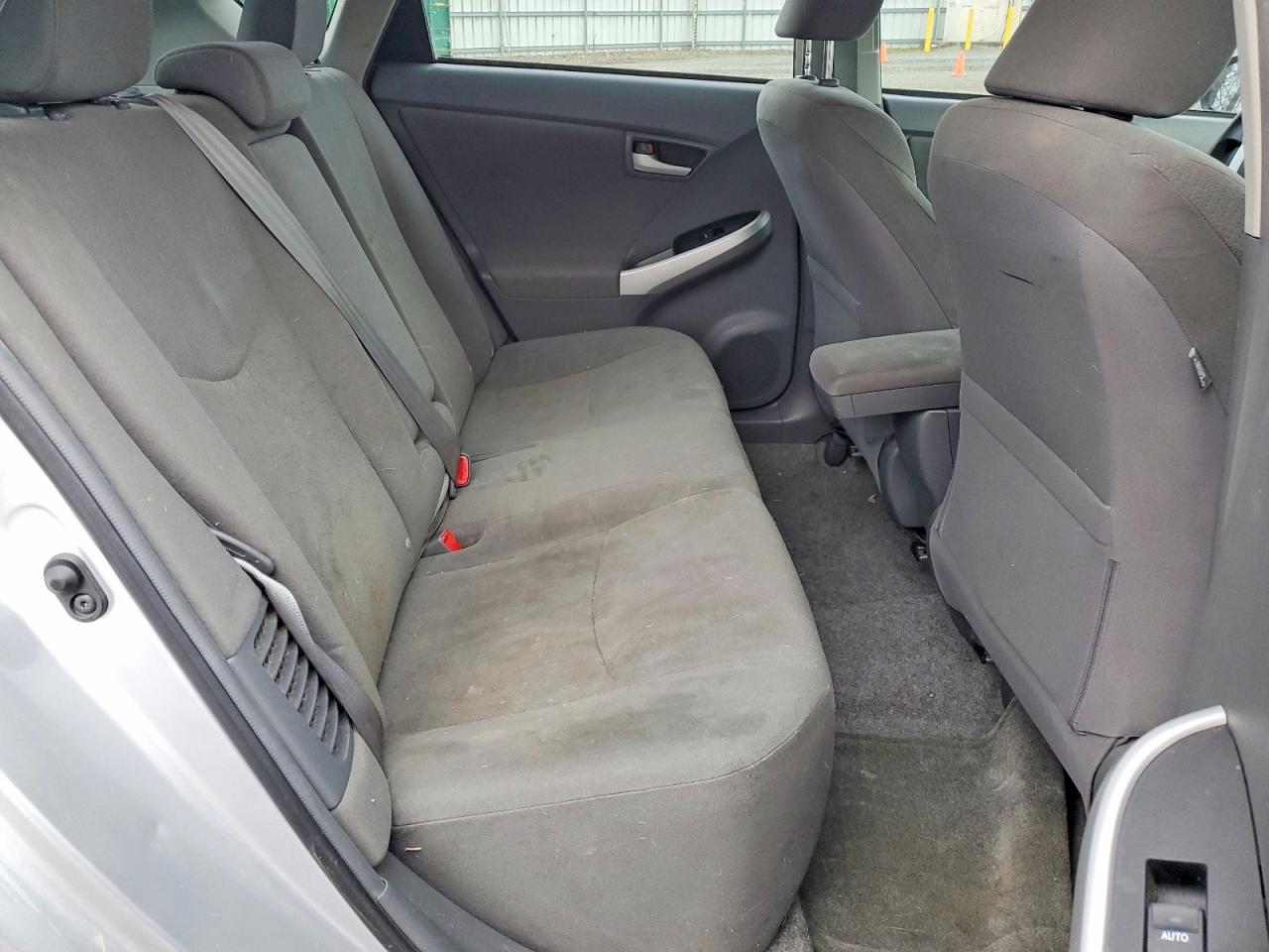 2011 TOYOTA PRIUS TWO photo 21