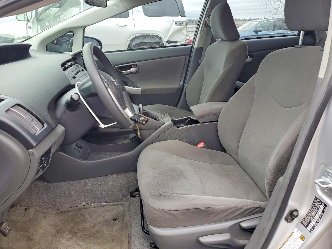 2011 TOYOTA PRIUS TWO photo 13