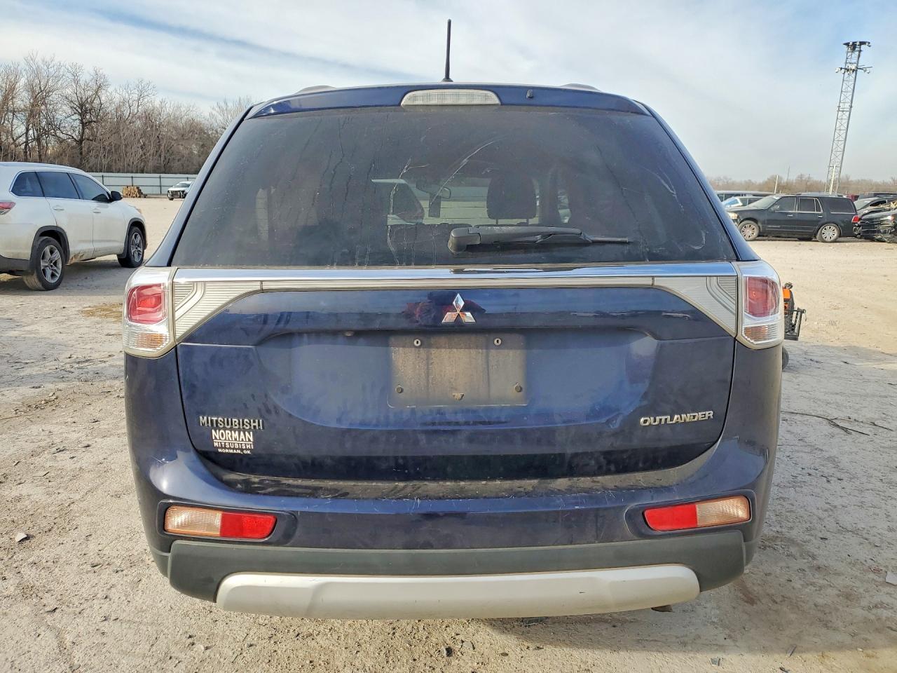 2015 MITSUBISHI OUTLANDER SE photo 6