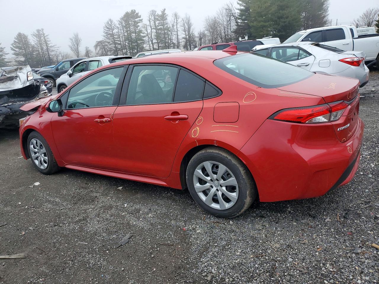 2021 TOYOTA COROLLA LE photo 3